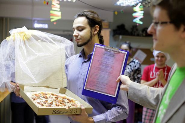 man marries pizza